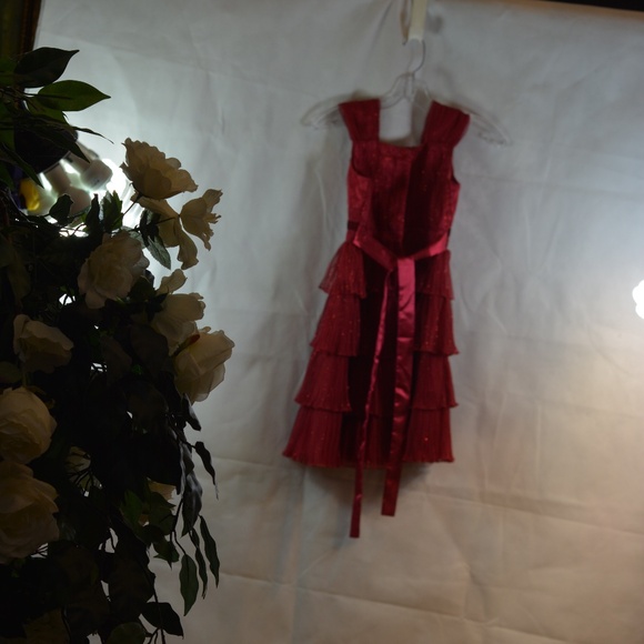 Jona Michelle Red Sparkle Dress Sizes 8 and 10 Girls - Picture 11 of 12